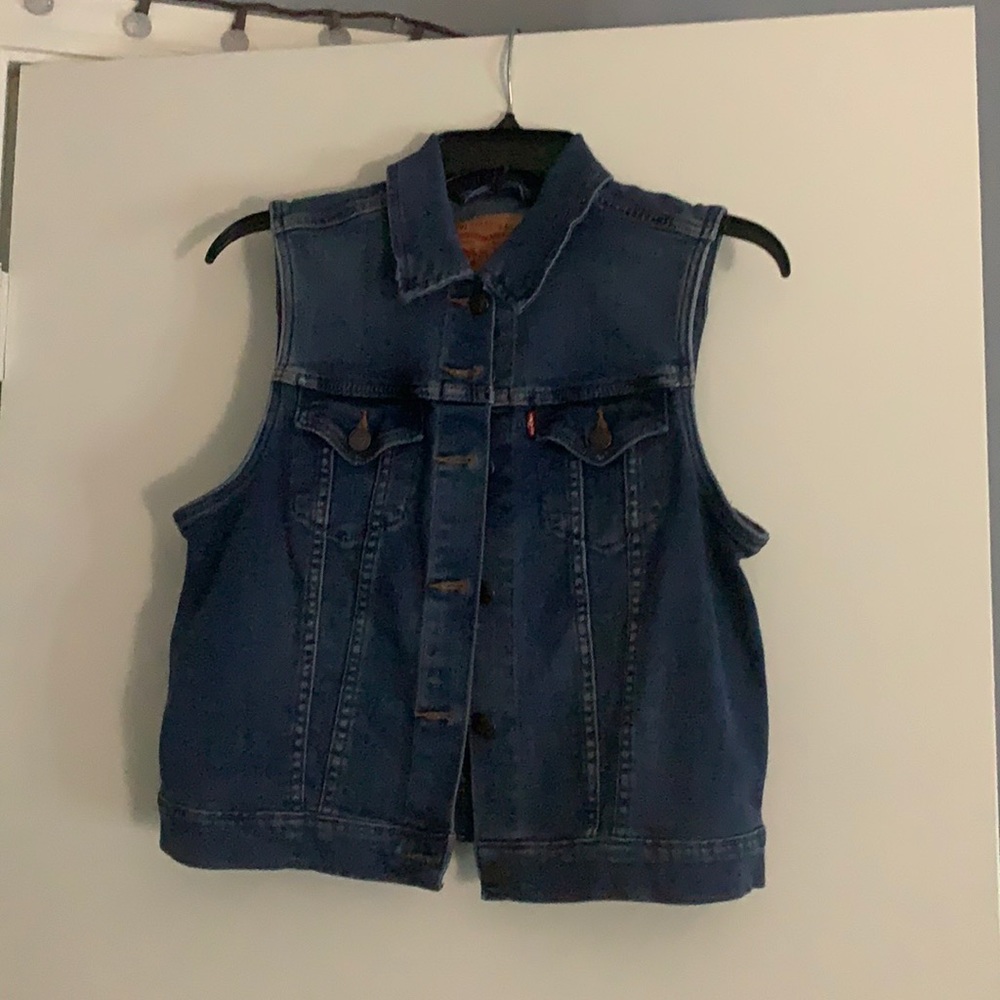 Medium Levi’s vest